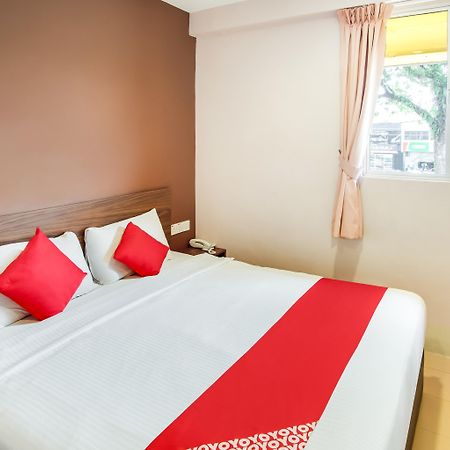 Oyo 89480 Dream House Hotel Skudai Eksteriør billede