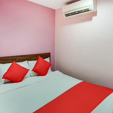 Oyo 89480 Dream House Hotel Skudai Eksteriør billede