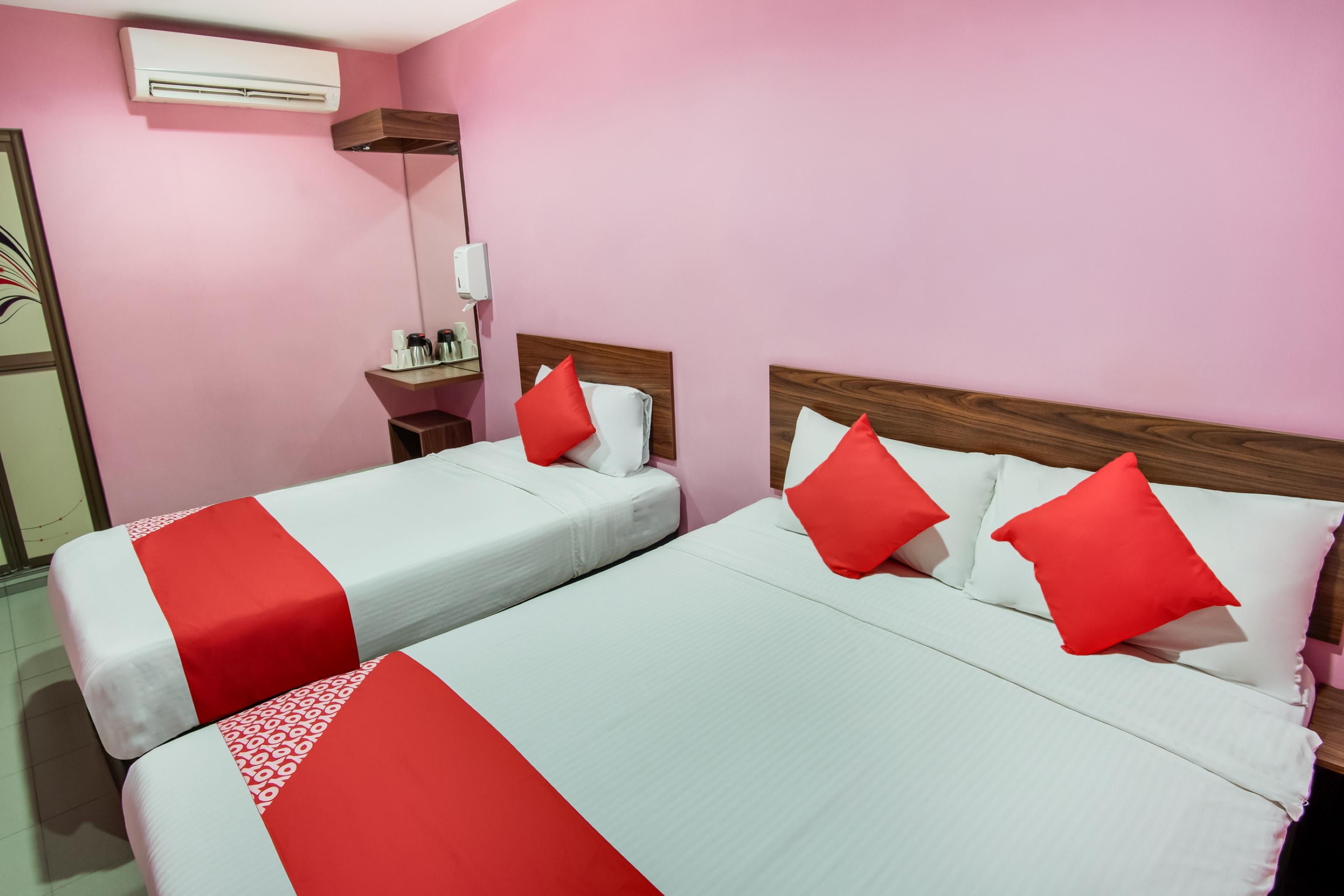 Oyo 89480 Dream House Hotel Skudai Eksteriør billede
