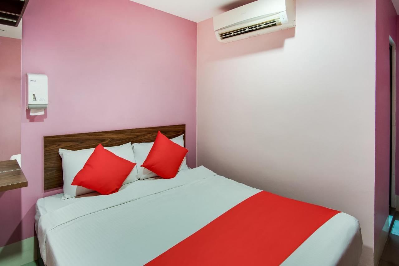 Oyo 89480 Dream House Hotel Skudai Eksteriør billede