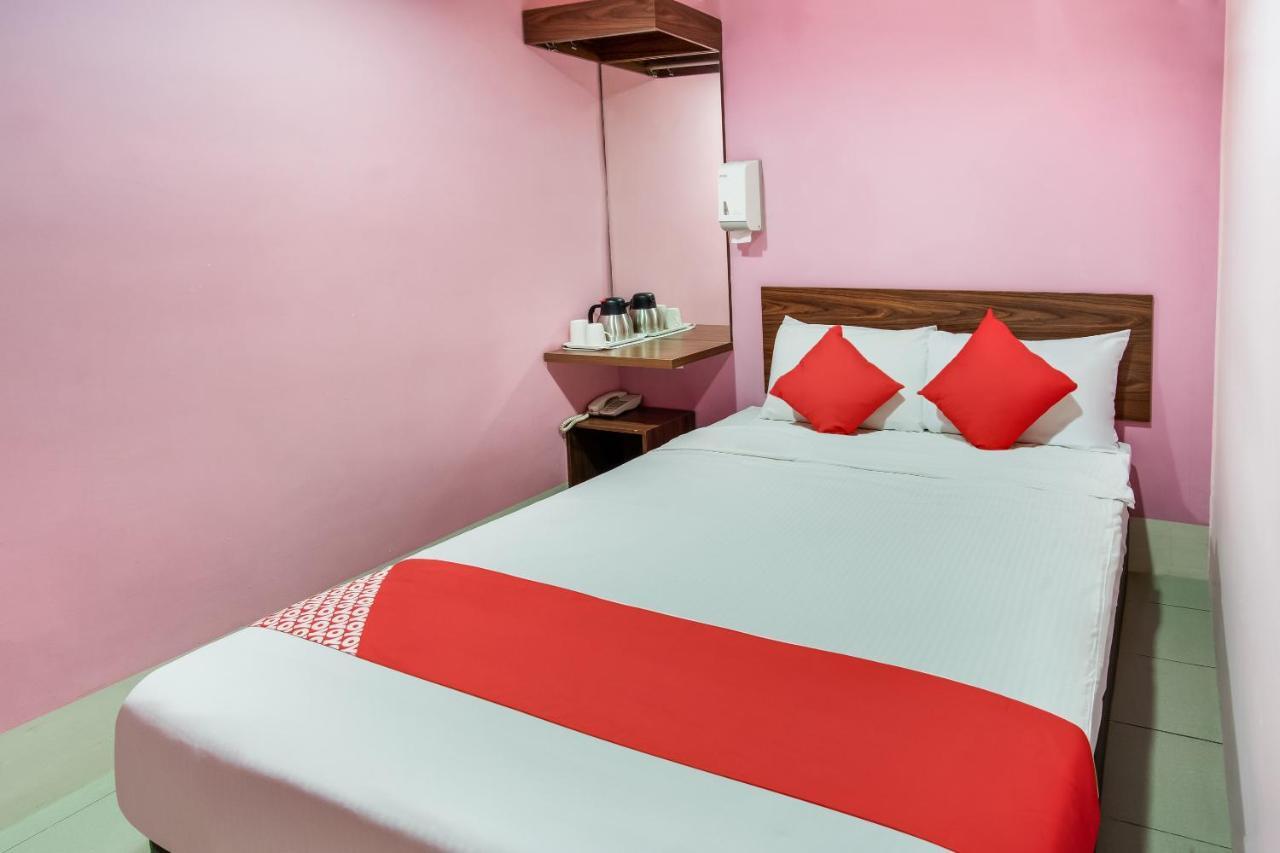 Oyo 89480 Dream House Hotel Skudai Eksteriør billede