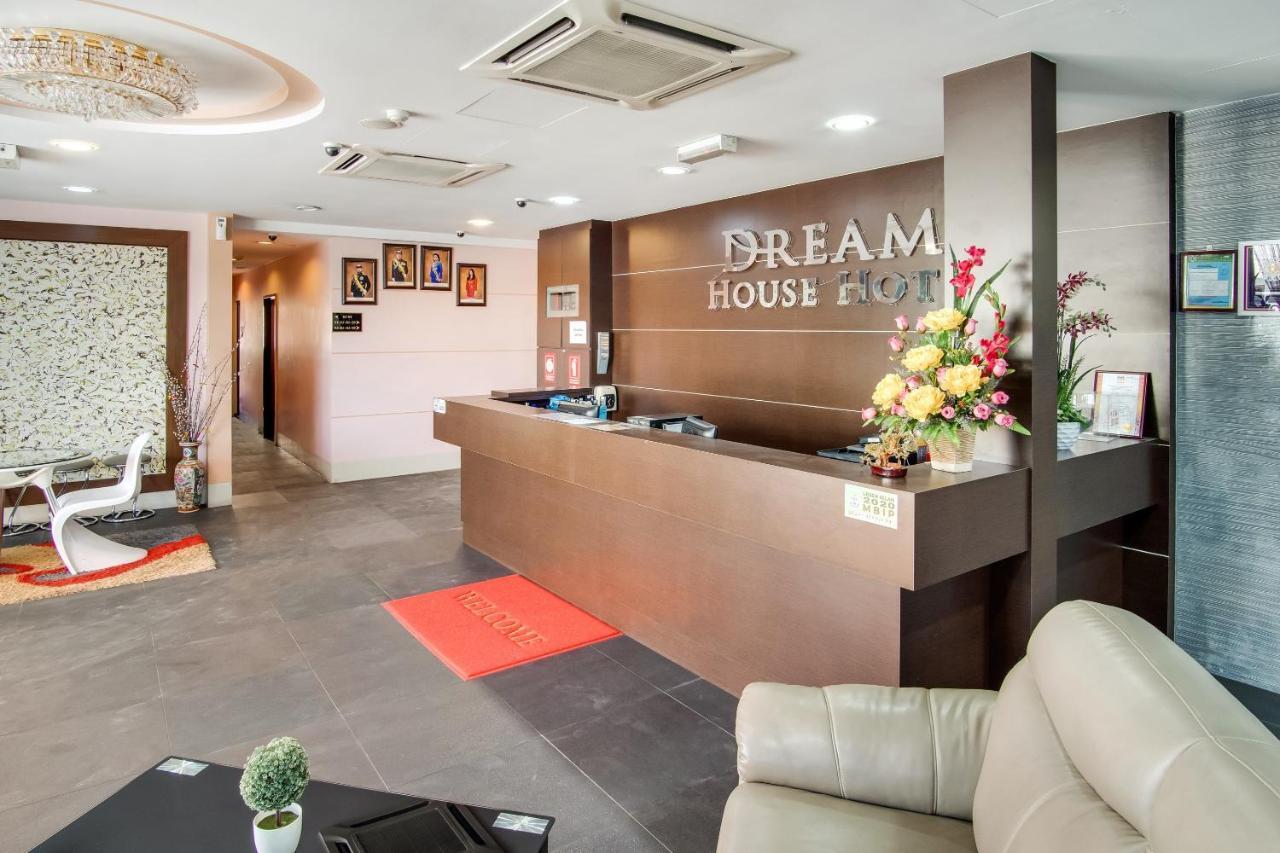 Oyo 89480 Dream House Hotel Skudai Eksteriør billede