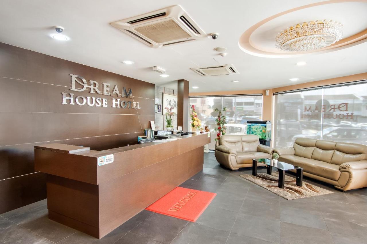Oyo 89480 Dream House Hotel Skudai Eksteriør billede